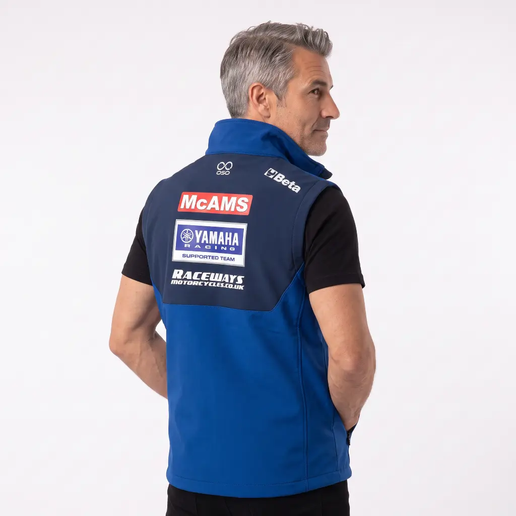 McAms Yamaha 2026 gilet model back.webp