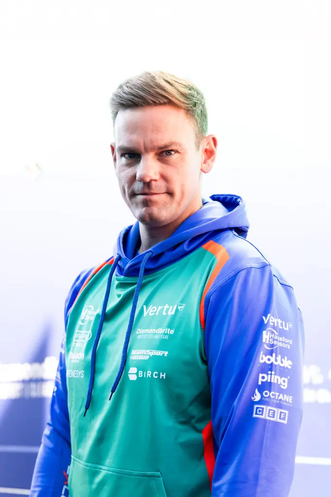 Team VERTU Hoodie 2026 - Adult — detail view